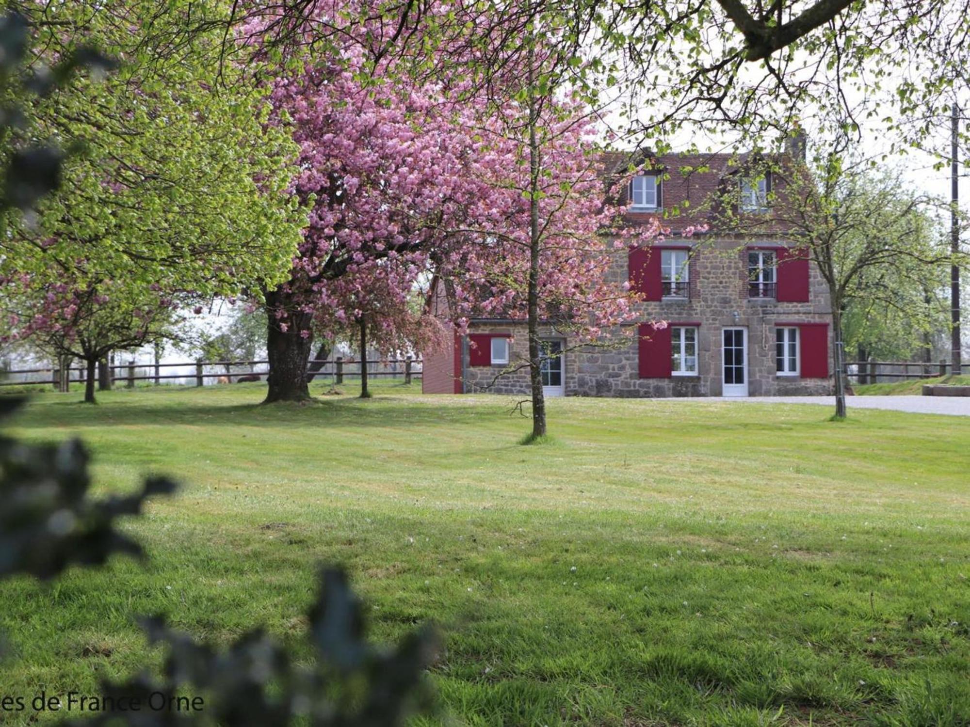 Maison Normande Renovee Avec Grand Jardin, Ideale Pour Famille, Proche Lac Et Randonnees - Fr-1-497-143 Menil-Gondouin Eksteriør billede