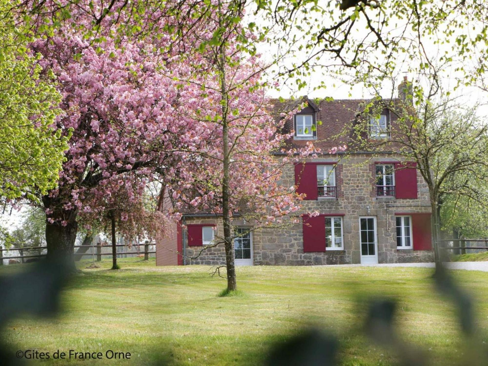 Maison Normande Renovee Avec Grand Jardin, Ideale Pour Famille, Proche Lac Et Randonnees - Fr-1-497-143 Menil-Gondouin Eksteriør billede